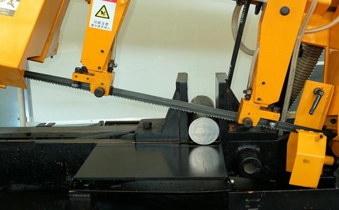 桑植数控带锯床自动送料精度会出现偏差吗？