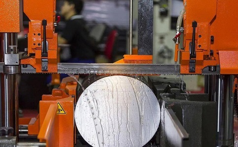 桑植立式金属带锯床切削出现跑带故障解决方法！